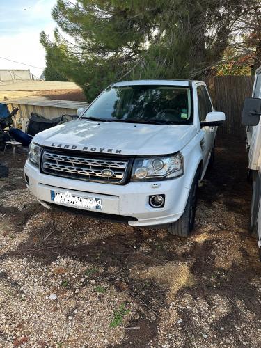 LANDROVER « FREELANDER », diesel, 2013, couleur blanche, 164127km